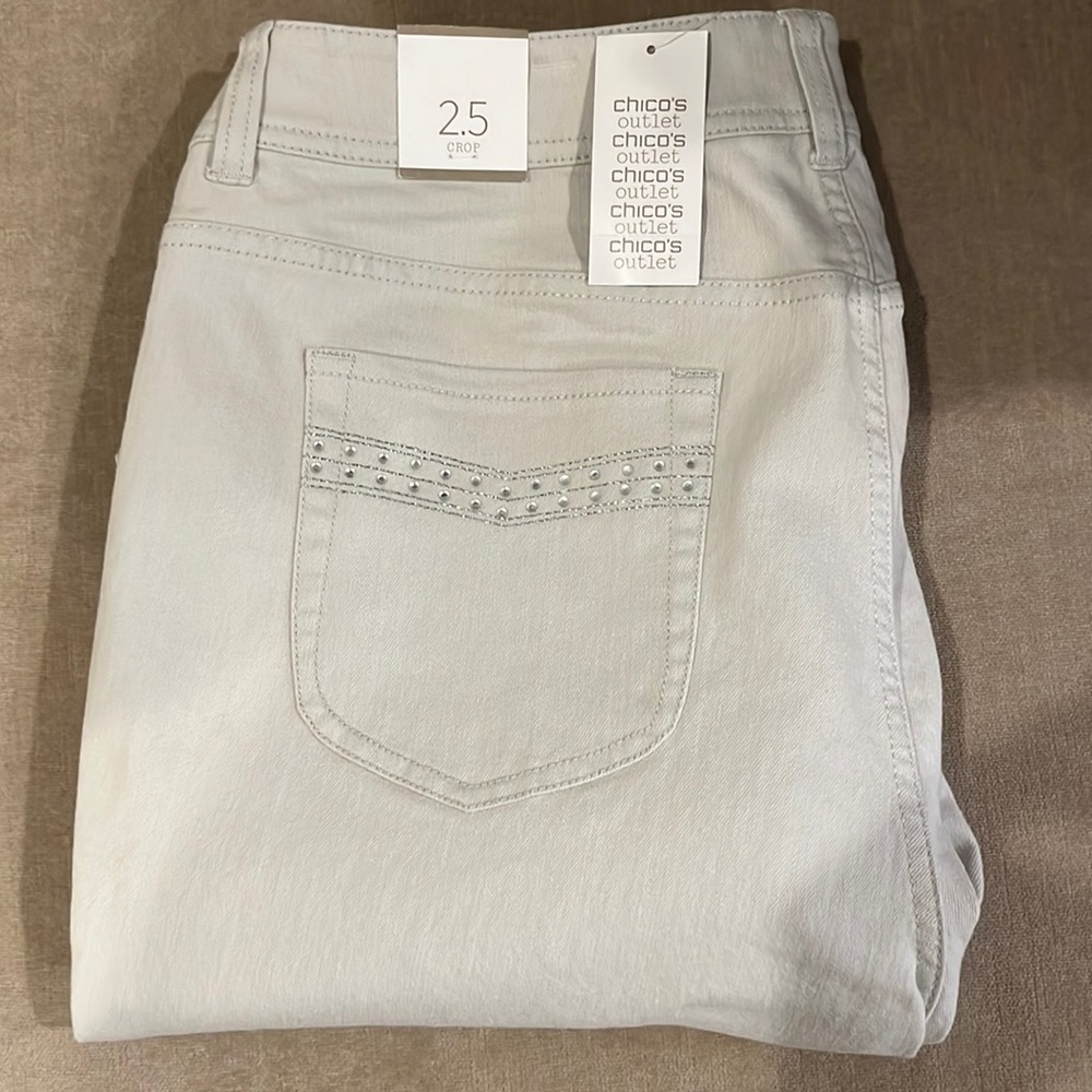 Chico’s Outlet 2.5 / 14 Cropped Jeans NWT